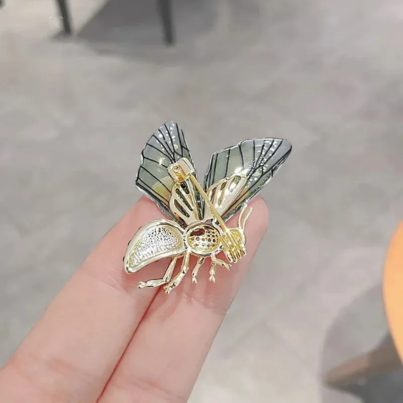 Cute Bee Brooch with glass crystal wings-2