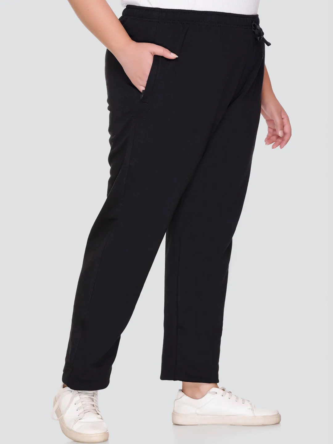 Plus Size Winters Cozy Fleece Track Pants For Women - Black