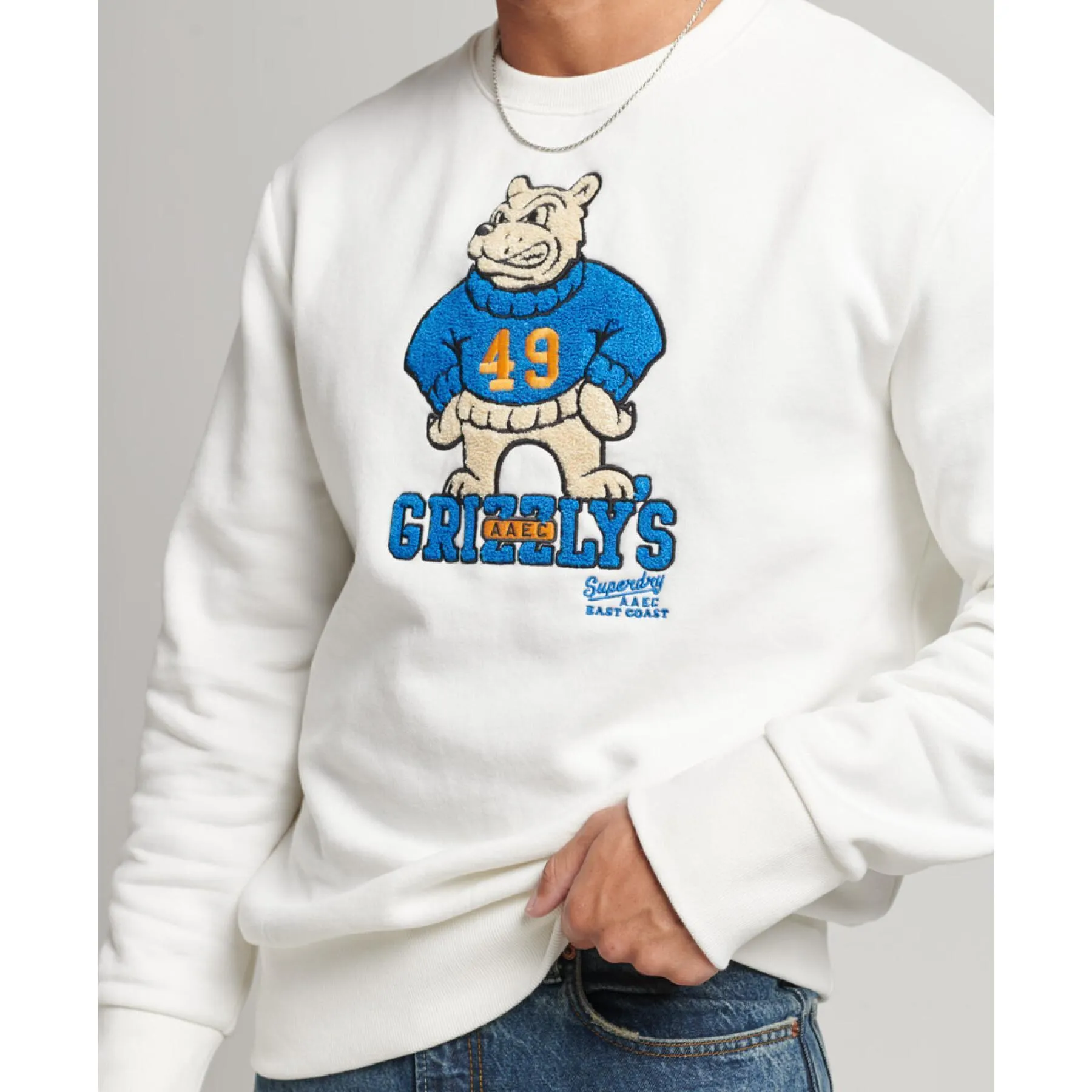 **Superdry Grizzly AAEC Mens Pullover Sweatshirt - Cozy Vintage Style with Essential Comfort**