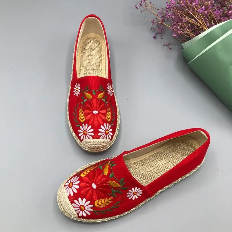 Women Casual Slip On Embroidered Flat Breathable Shoes